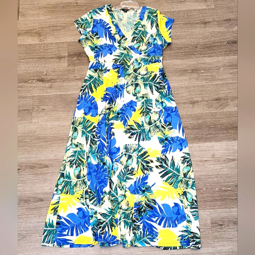 Cocomo Woman banana leaf maxi dress size 2x